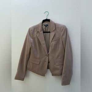 Worth blazer and suit pant set. Blazer is size 6 and pants are size 4